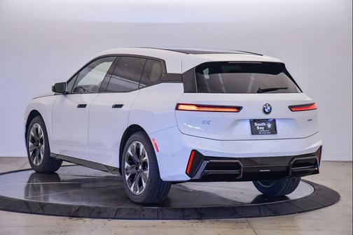 2026 BMW iX xDrive45
