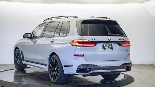 Brooklyn Grey Metallic 2026 BMW X7 M60i
