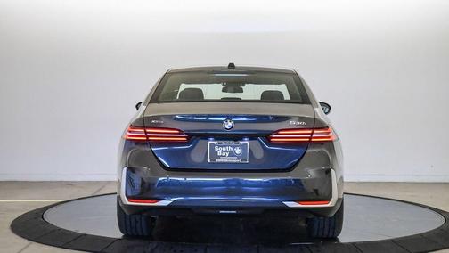 Dark Graphite Metallic 2027 BMW 530 i xDrive