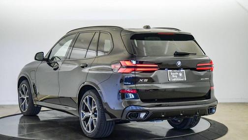 Black Sapphire Metallic 2026 BMW X5 PHEV xDrive50e
