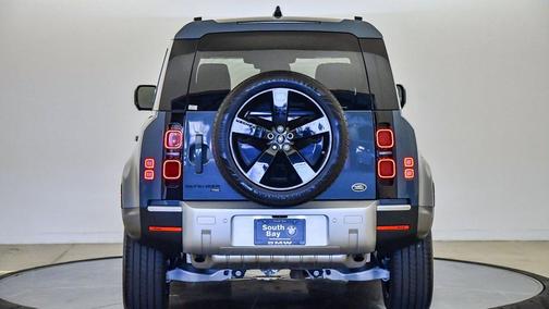 2021 Land Rover Defender 110 SE