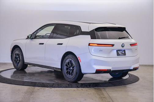 2026 BMW iX xDrive60