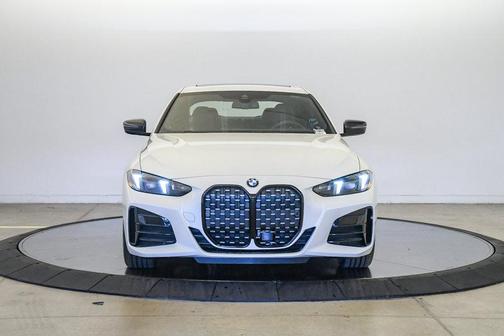 Mineral White Metallic 2026 BMW 430 i