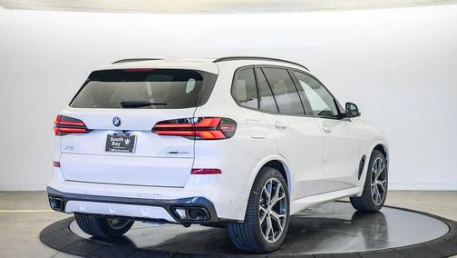 Mineral White Metallic 2026 BMW X5 PHEV xDrive50e