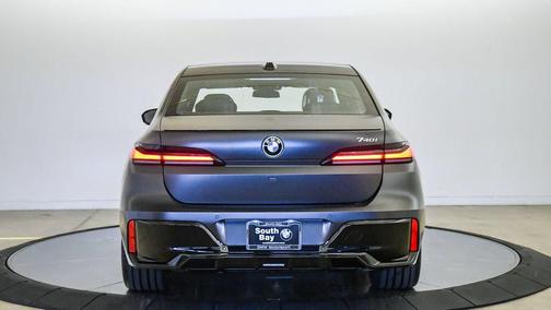 Frozen Deep Gre 2026 BMW 740 740i