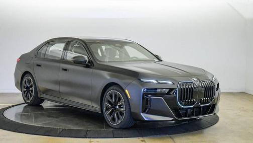 Frozen Deep Gre 2026 BMW 740 740i