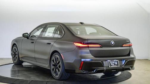 Frozen Deep Gre 2026 BMW 740 740i