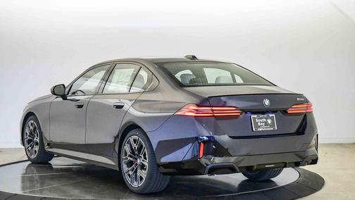 Tanzanite Blue II Metallic 2027 BMW 530 i