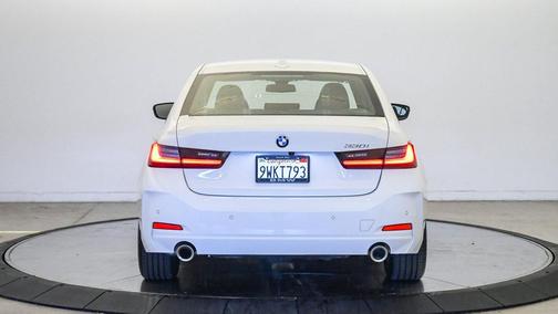 Alpine White 2026 BMW 330 330i