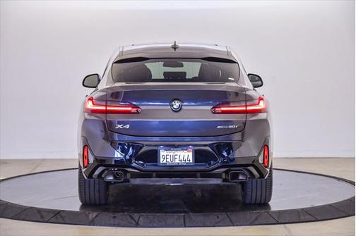 2023 BMW X4 xDrive30i