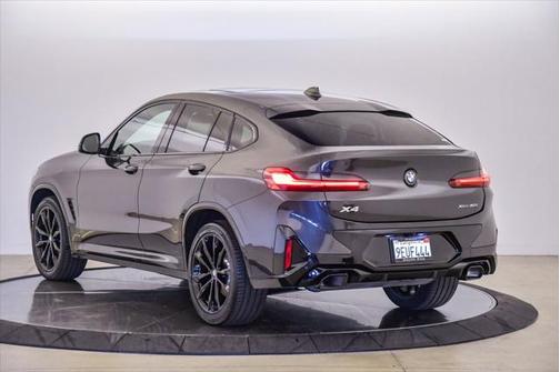 2023 BMW X4 xDrive30i