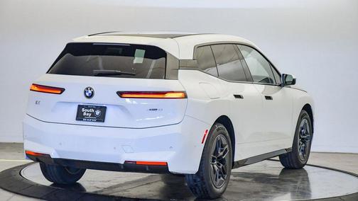 2026 BMW iX xDrive60