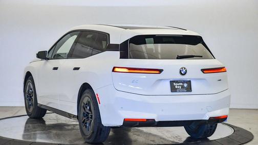 2026 BMW iX xDrive60
