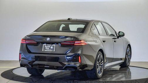 2026 BMW 550e 550e xDrive