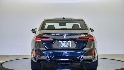 2026 BMW 550e 550e xDrive