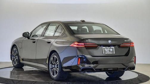 2026 BMW 550e 550e xDrive