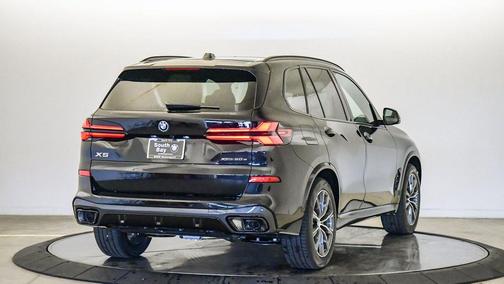 Black Sapphire Metallic 2026 BMW X5 PHEV xDrive50e