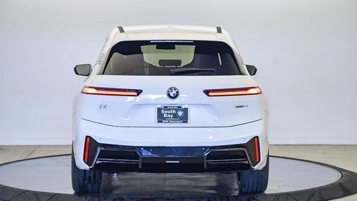 2026 BMW iX xDrive45