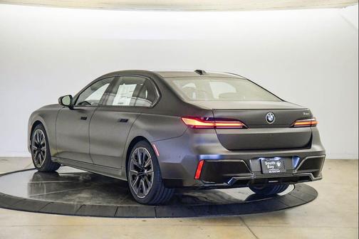 Frozen Deep Gre 2026 BMW 740 740i