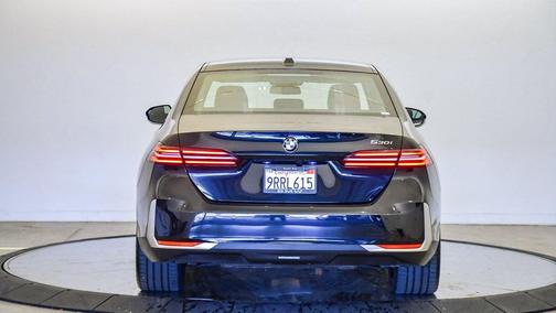 2025 BMW 530 530i