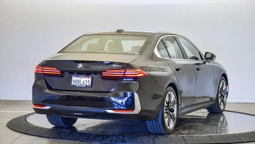 2025 BMW 530 530i