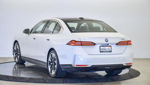 2025 BMW i5 xDrive40