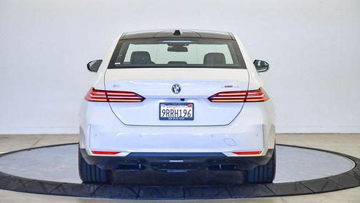2025 BMW i5 xDrive40