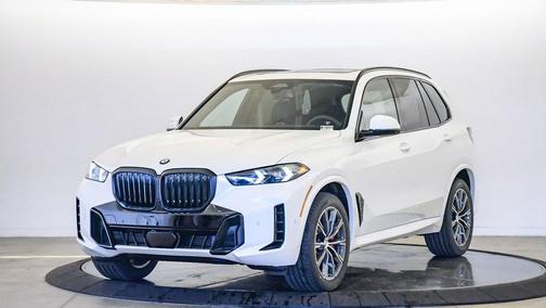 Mineral White Metallic 2026 BMW X5 xDrive40i