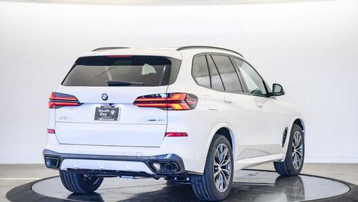 Mineral White Metallic 2026 BMW X5 xDrive40i