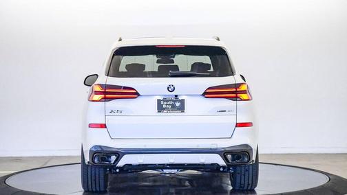 Mineral White Metallic 2026 BMW X5 xDrive40i