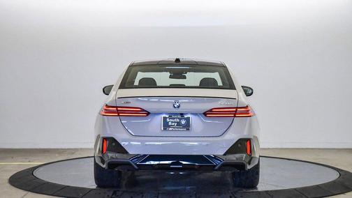 2026 BMW 550e xDrive