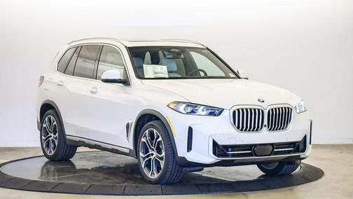 Mineral White Metallic 2026 BMW X5 sDrive40i