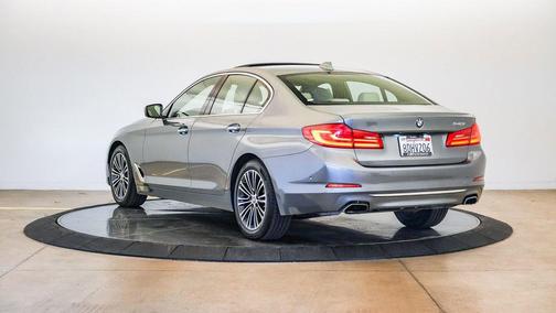 Bluestone Metallic 2018 BMW 540 540i