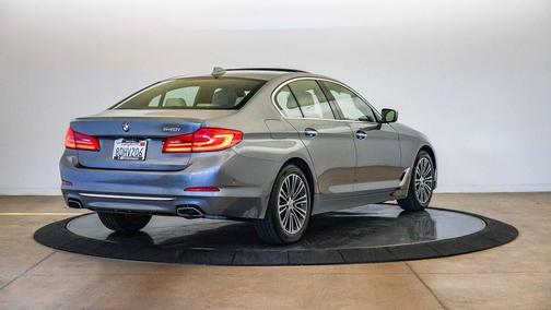 Bluestone Metallic 2018 BMW 540 540i