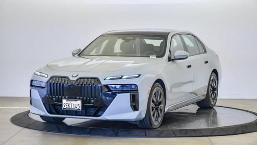 2023 BMW 740 i