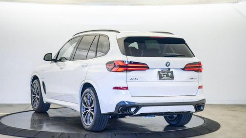 Alpine White 2026 BMW X5 PHEV xDrive50e