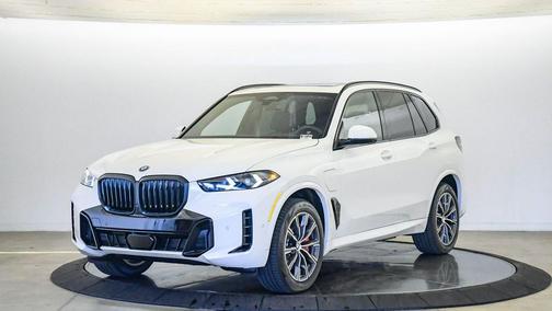 Alpine White 2026 BMW X5 PHEV xDrive50e