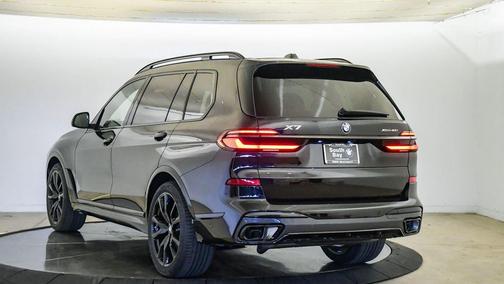 Black Sapphire Metallic 2027 BMW X7 xDrive40i
