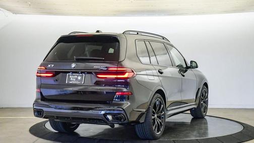 Black Sapphire Metallic 2027 BMW X7 xDrive40i