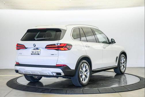 Alpine White 2024 BMW X5 xDrive40i
