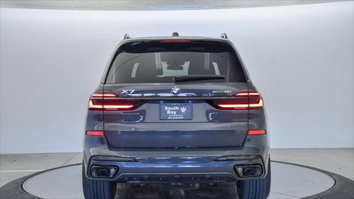 2025 BMW X7 xDrive40i