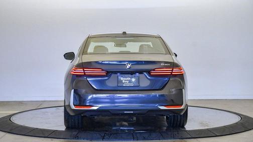 2026 BMW 530 i