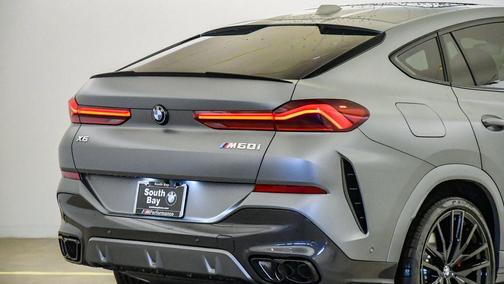 Frozen Pure Grey Metallic 2026 BMW X6 M60i
