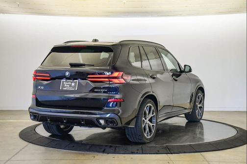 Carbon Black Metallic 2026 BMW X5 PHEV xDrive50e