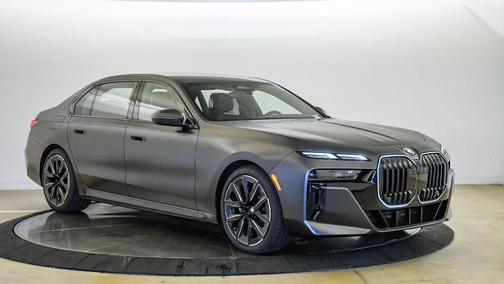 Frozen Deep Gre 2026 BMW 740 740i