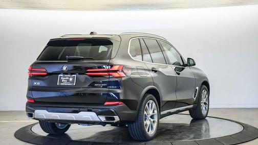 Black Sapphire Metallic 2026 BMW X5 xDrive40i