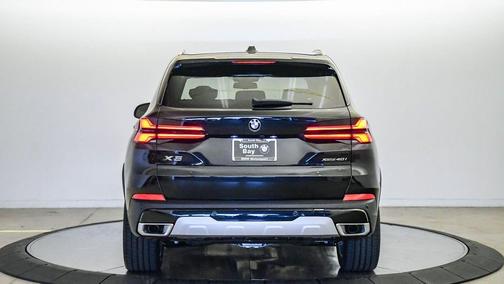 Black Sapphire Metallic 2026 BMW X5 xDrive40i