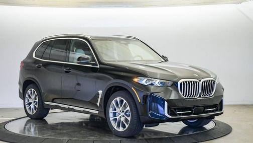 Black Sapphire Metallic 2026 BMW X5 xDrive40i