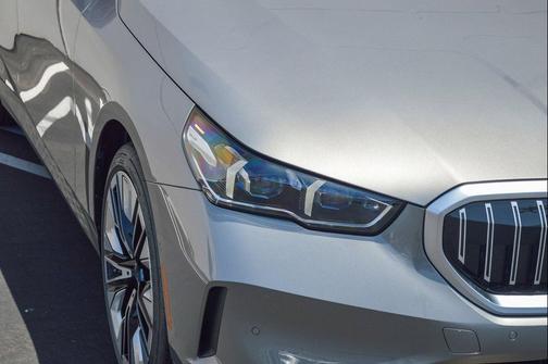 2025 BMW i5 xDrive40
