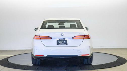 Alpine White 2026 BMW 530 530i